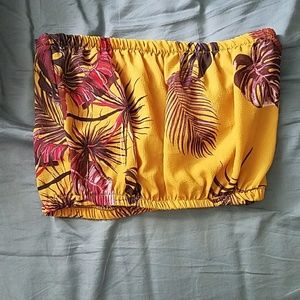 Pretty crop top size S from italy